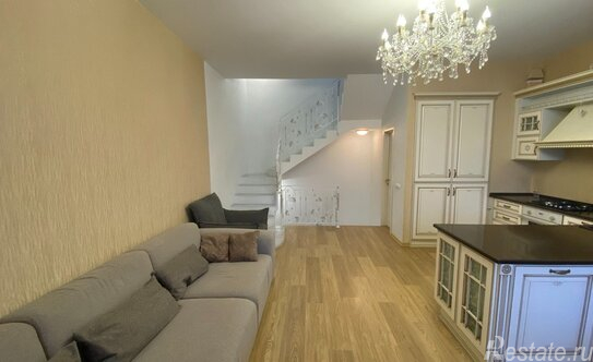 Продажа 5-комн квартиры на вторичном рынке Утиная 1-я ул,  д. 19