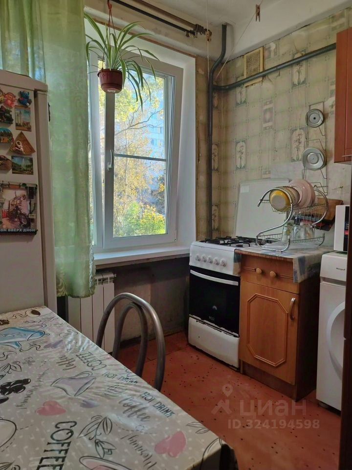 Продажа 2-комн квартиры на вторичном рынке улица Добровольцев, 48