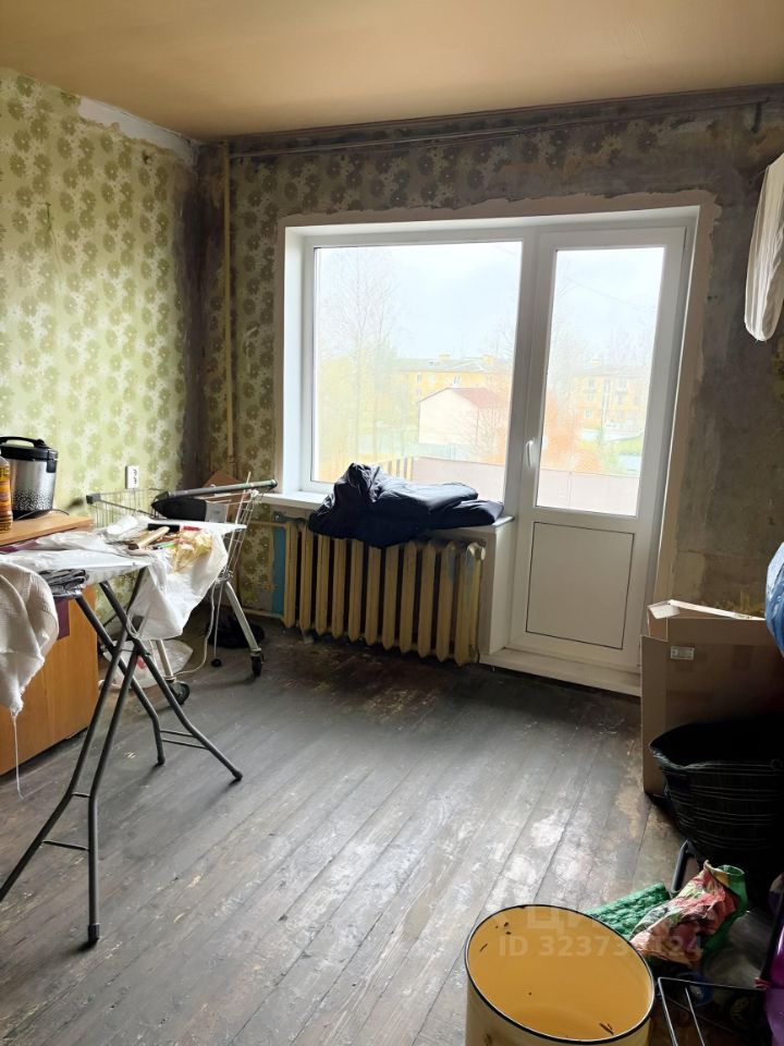 Продажа 3-комн квартиры на вторичном рынке пос. Мга, улица Дзержинского, 2