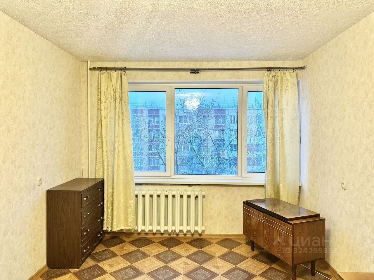 Продажа 1-комн квартиры на вторичном рынке Коммунар г., улица Гатчинская, 18А