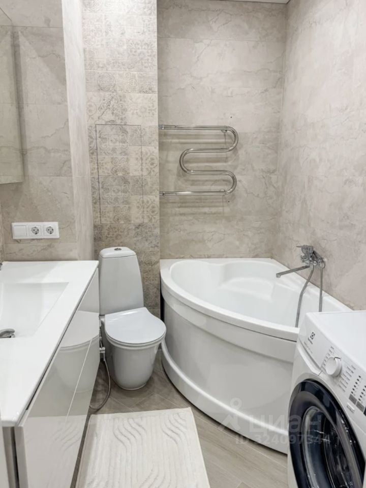 Продажа 2-комн квартиры на вторичном рынке Верхняя улица, 20к1