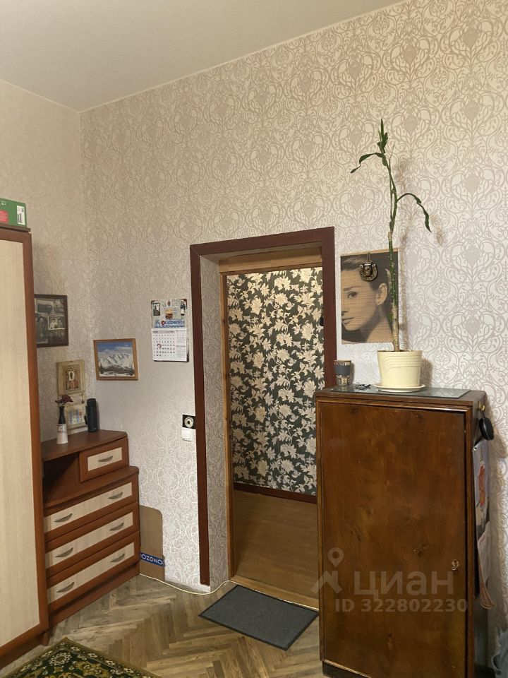 Продажа 4-комн квартиры на вторичном рынке Старорусская улица, 5/3