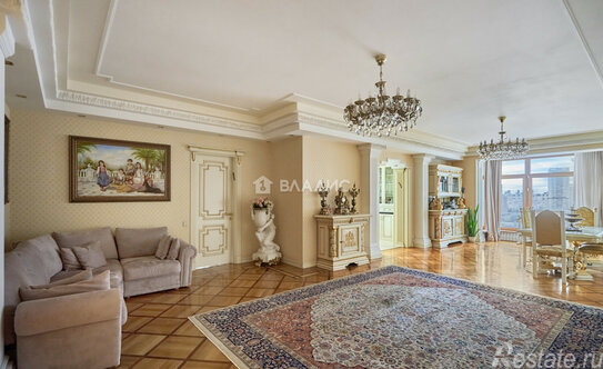 Продажа 4-комн квартиры на вторичном рынке Чапаевский пер,  д. 3