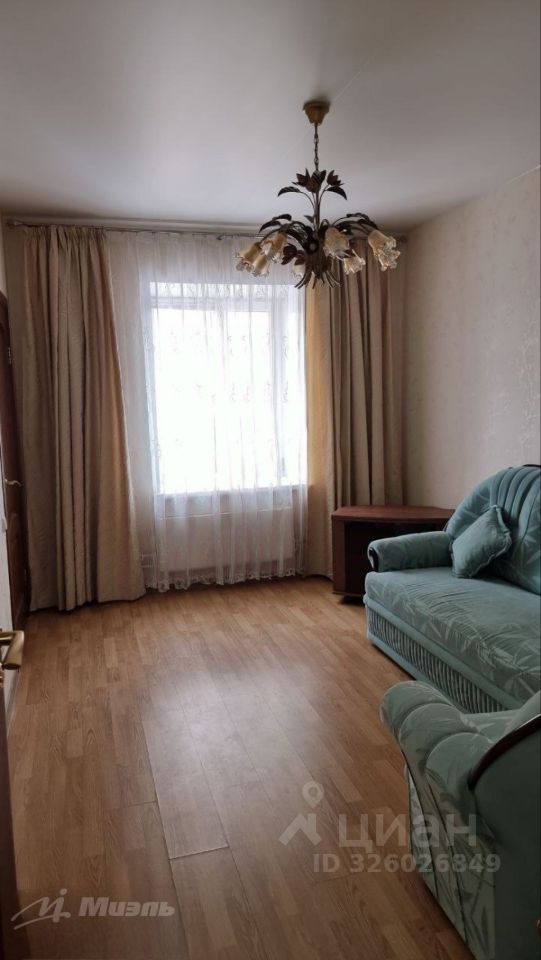 Продажа 3-комн квартиры на вторичном рынке Локомотивный мкр, Поварово пгт, 10