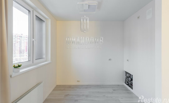 Продажа 2-комн квартиры на вторичном рынке Комендантский пр-кт