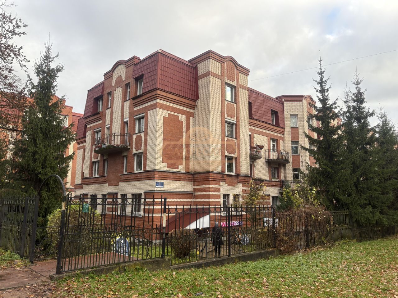 Продажа 2-комн квартиры на вторичном рынке Пушкин, Октябрьский бульвар, 8к1