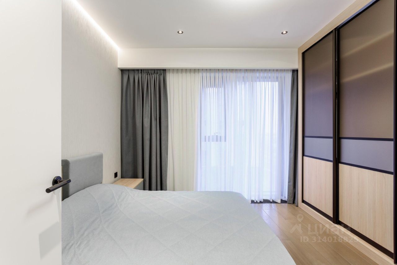 Продажа 2-комн квартиры на вторичном рынке Поклонная улица, 9