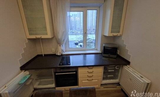 Продажа 2-комн квартиры на вторичном рынке Богатырский пр-кт,  д. 33 к2