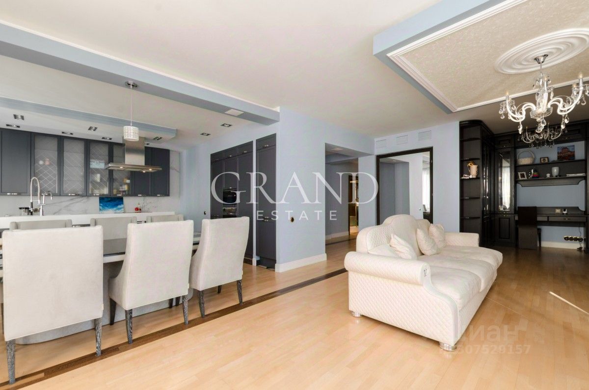 Продажа 3-комн квартиры на вторичном рынке Страстной бульвар, 10к1