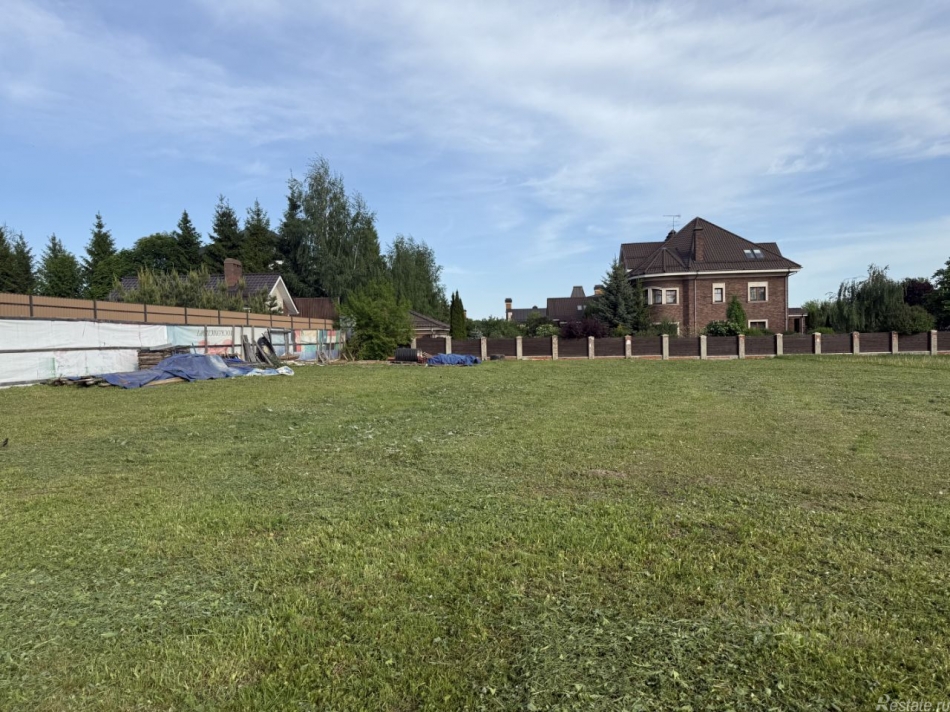 Продажа земли Садовая улица,  д. 8