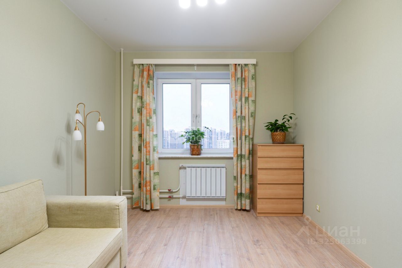 Продажа 2-комн квартиры на вторичном рынке Парашютная улица, 56к3
