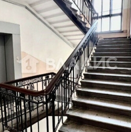 Продажа 4-комн квартиры на вторичном рынке Малый ПС пр-кт,  д. 1Б