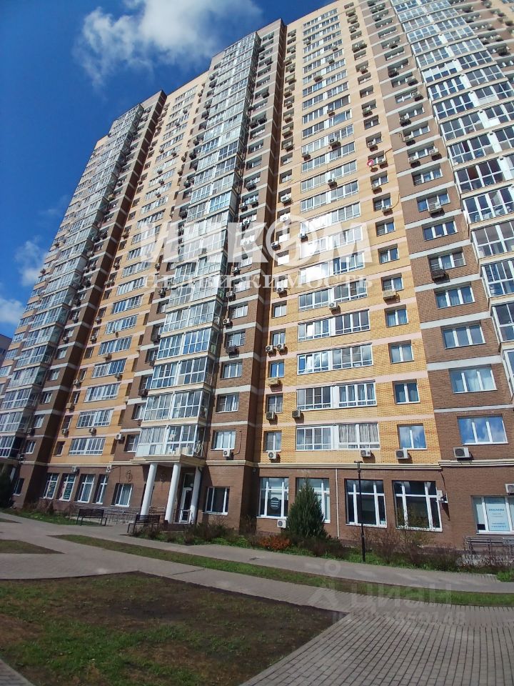 Продажа 3-комн квартиры на вторичном рынке Озерная улица, 9