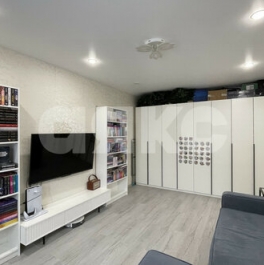 Продажа 2-комн квартиры на вторичном рынке улица Декабристов,  д. 10 к3