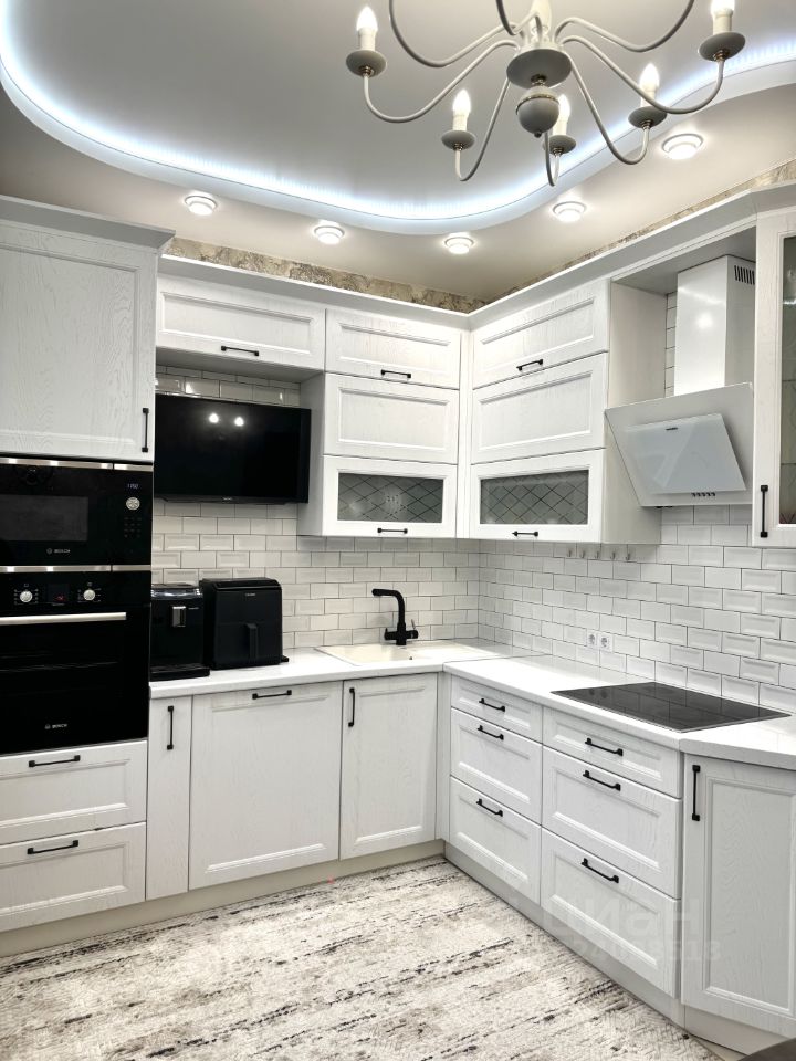 Продажа 2-комн квартиры на вторичном рынке улица Адмирала Коновалова, 2-4