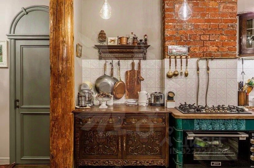 Продажа 2-комн квартиры на вторичном рынке улица Большая Ордынка, 7