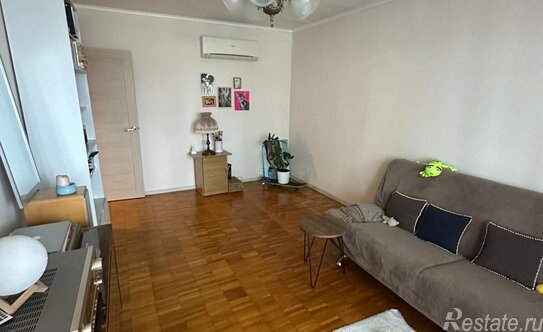 Продажа 2-комн квартиры на вторичном рынке улица Поликарпова,  д. 9