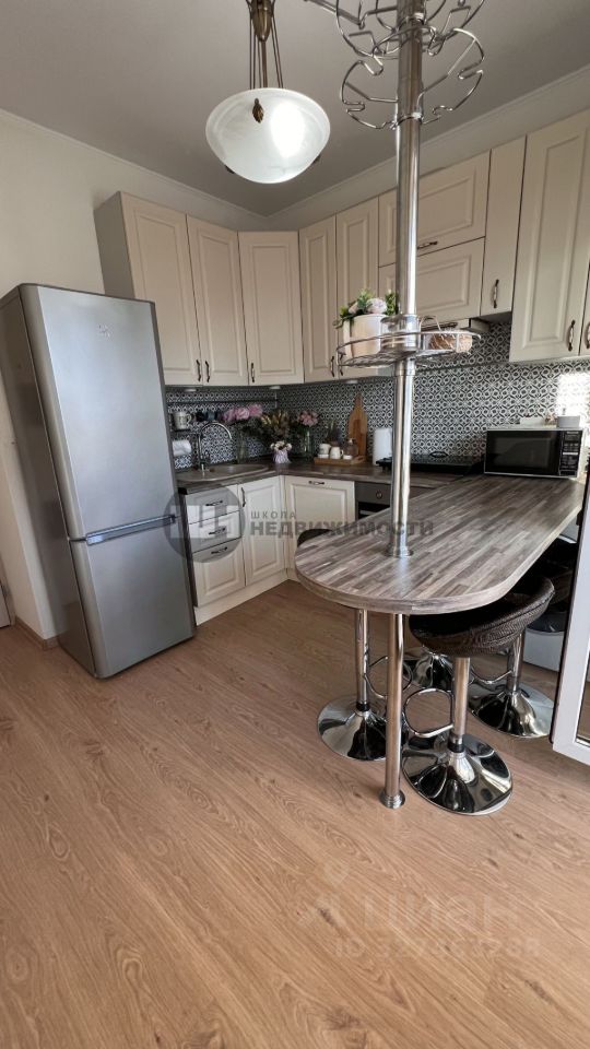 Продажа 1-комн квартиры на вторичном рынке Комендантский проспект, 67