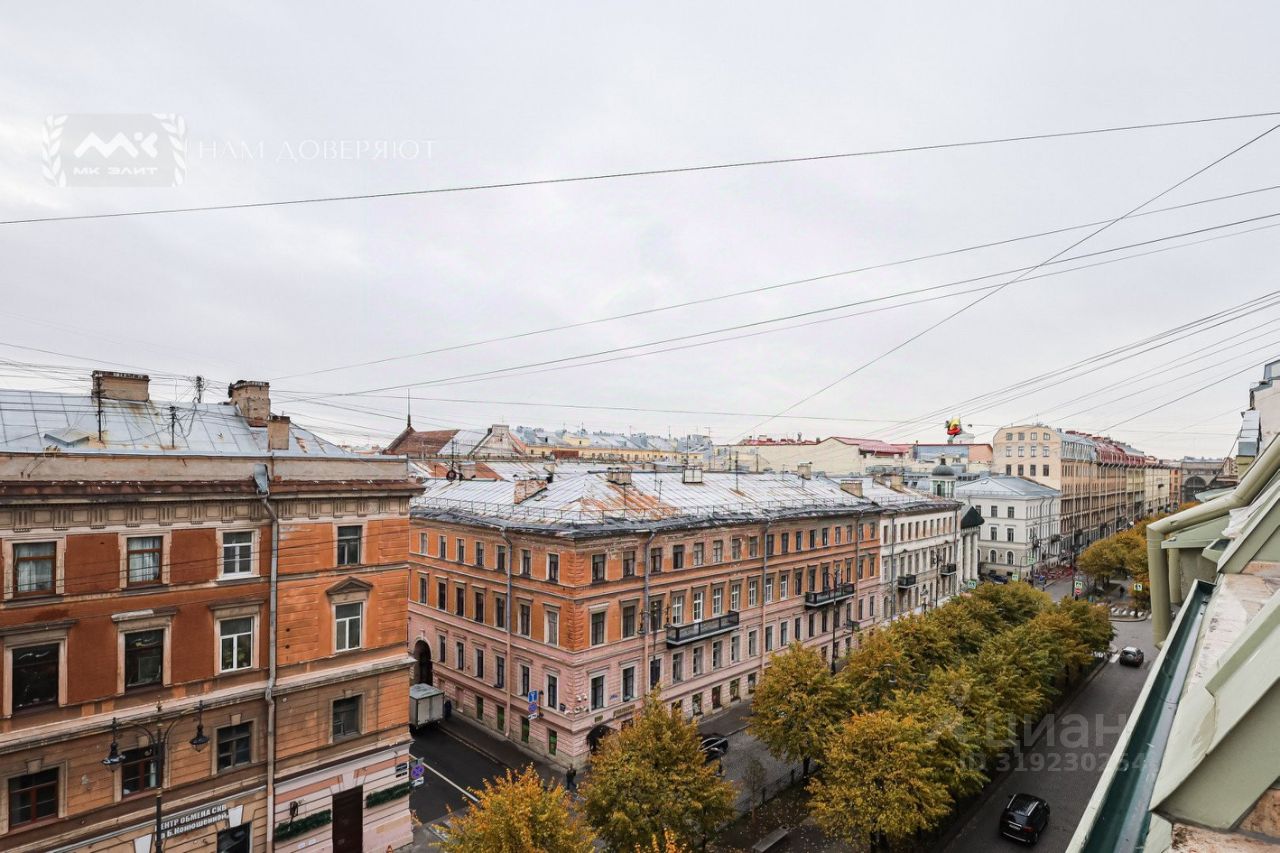 Продажа 4-комн квартиры на вторичном рынке Большая Конюшенная улица, 13