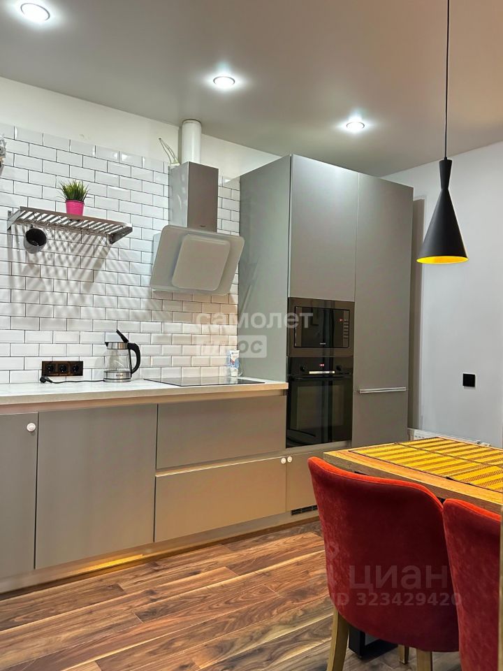 Продажа 1-комн квартиры на вторичном рынке Комендантский проспект, 60к1