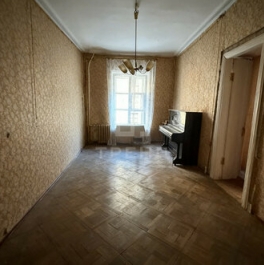 Продажа 4-комн квартиры на вторичном рынке Реки Мойки наб,  д. 82