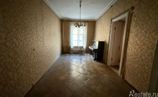 Продажа 4-комн квартиры на вторичном рынке Реки Мойки наб,  д. 82