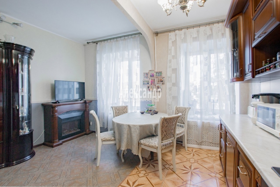 Продажа 3-комн квартиры на вторичном рынке Петроградская наб.,  д. 26-28