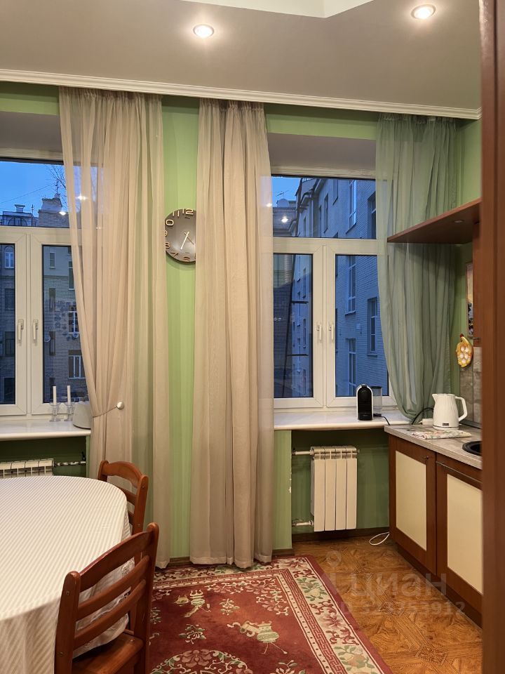 Продажа 4-комн квартиры на вторичном рынке Покровский бульвар, 14/5