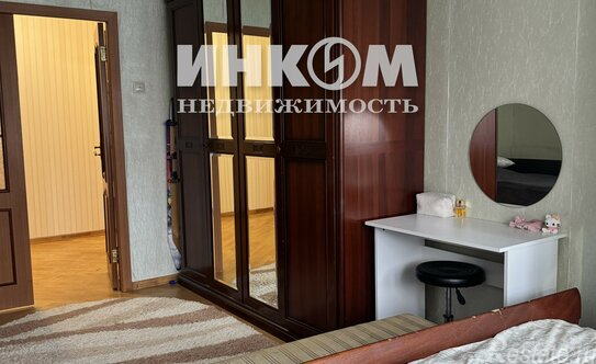 Продажа 3-комн квартиры на вторичном рынке ул Верхние Поля,  д. 45,  к. 4