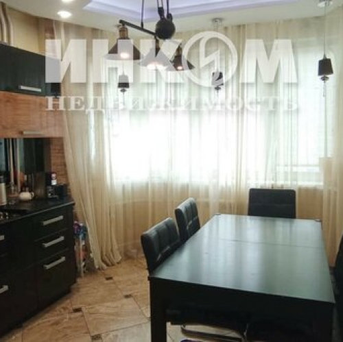 3-комн квартира улица Самуила Маршака,  д. 18