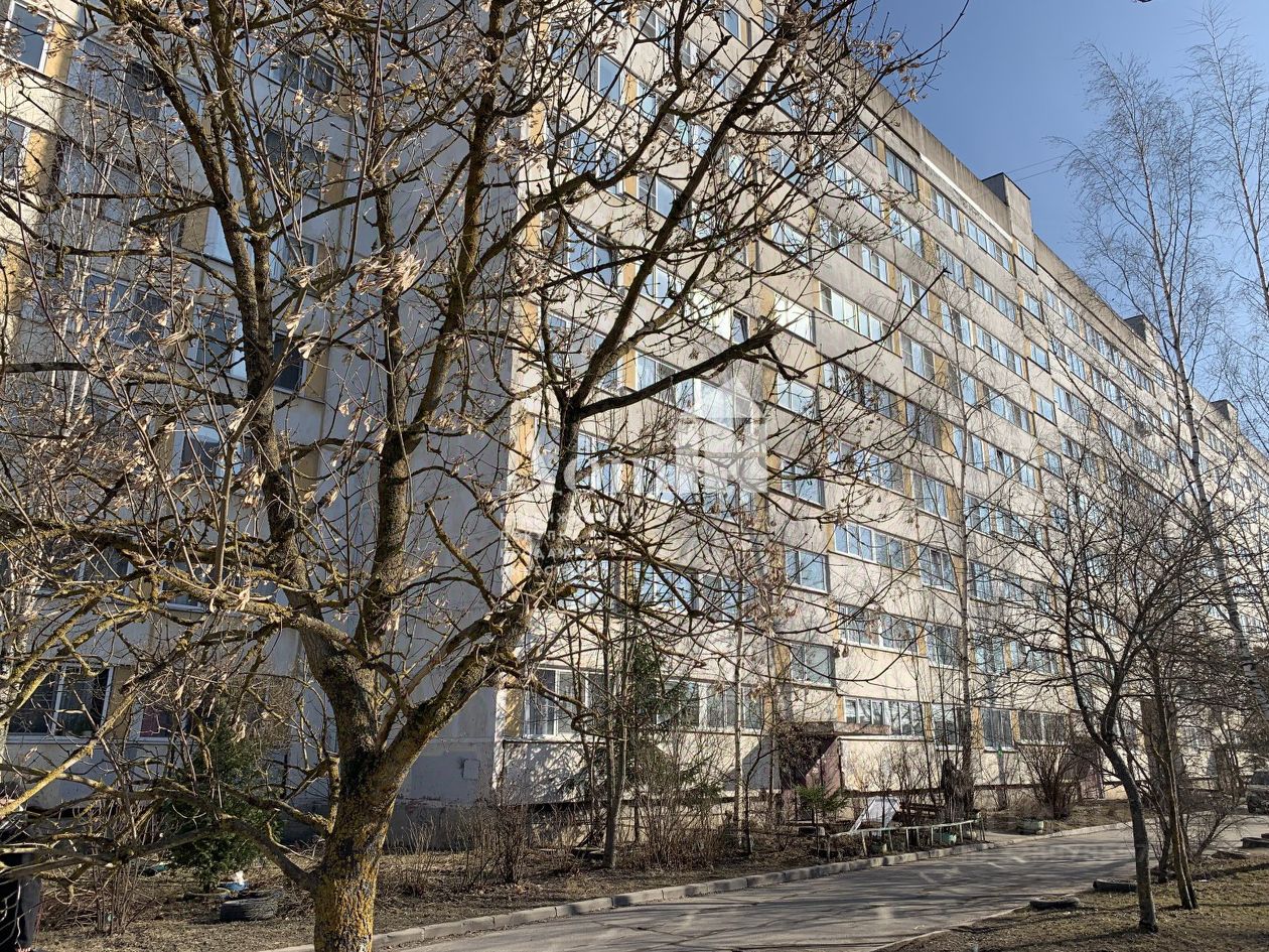 Продажа 1-комн квартиры на вторичном рынке Коммунар г., улица Гатчинская,  д. 18А