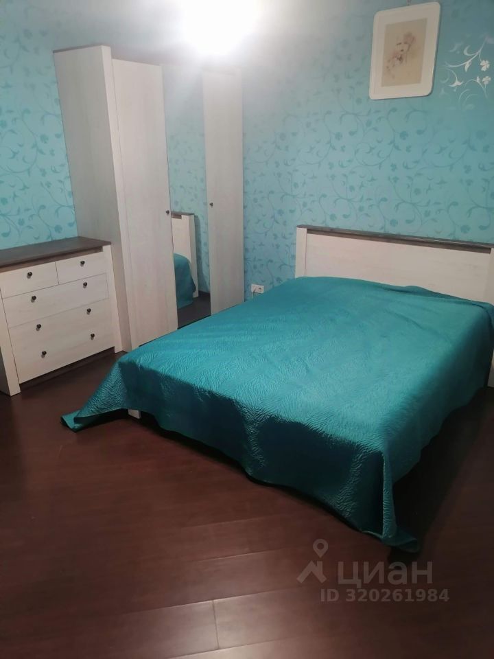 Продажа 3-комн квартиры на вторичном рынке Апрелевка, улица Горького, 25