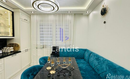 Продажа 3-комн квартиры на вторичном рынке Новороссийская улица,  д. 27