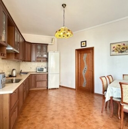 Продажа 3-комн квартиры на вторичном рынке ул Нежинская,  д. 8,  к. 1