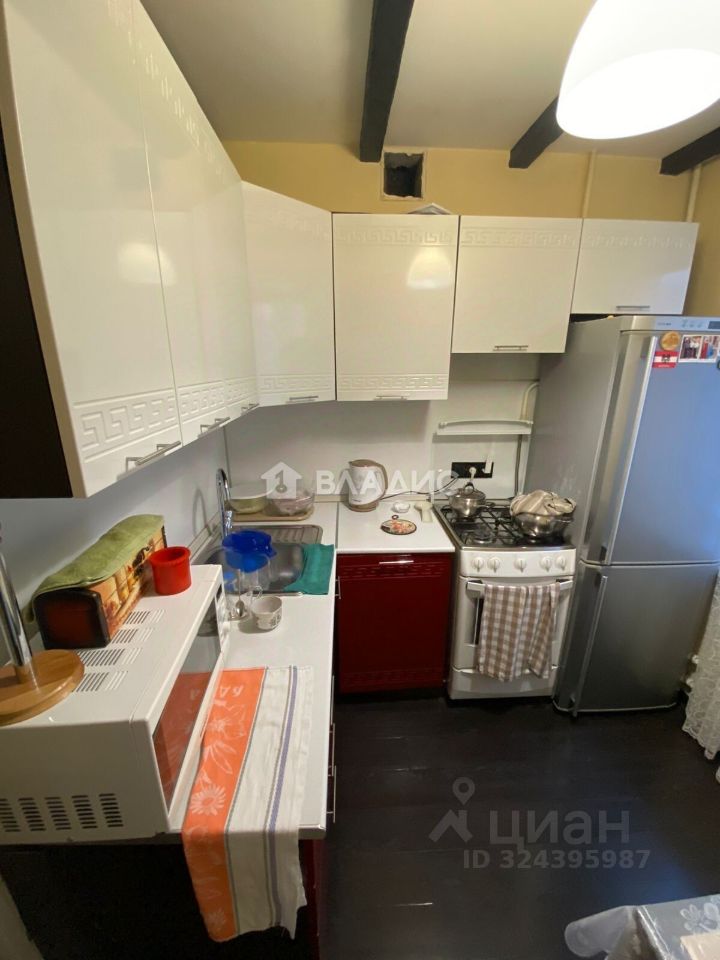 Продажа 3-комн квартиры на вторичном рынке пос. Развилка, 27