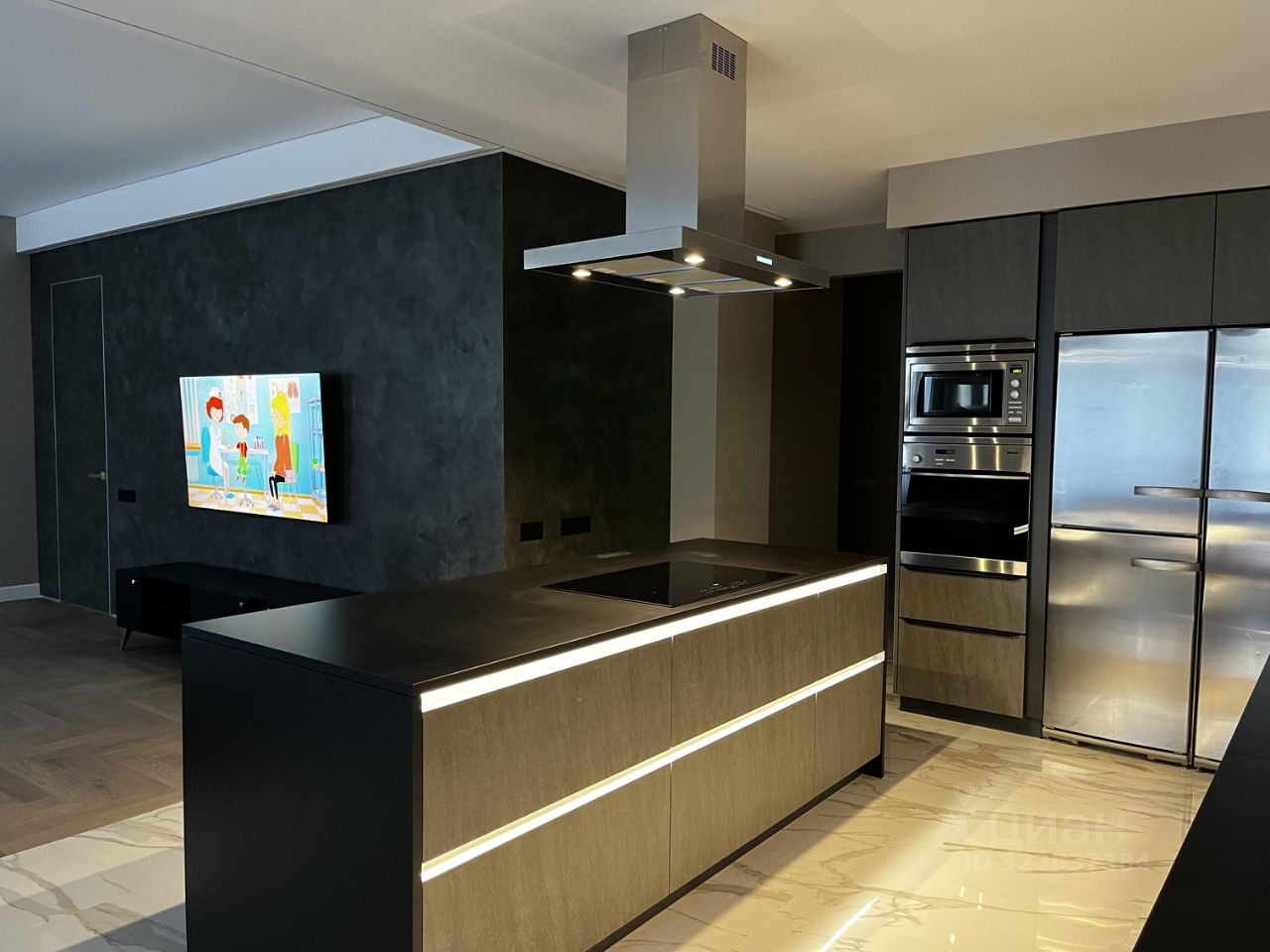 Продажа 5-комн квартиры на вторичном рынке Смольный проспект, 17