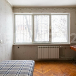 Продажа 4-комн квартиры на вторичном рынке улица Морской Пехоты,  д. 8 к1