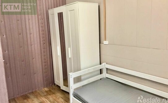 Продажа 4-комн квартиры на вторичном рынке ул Полтавская,  д. 14