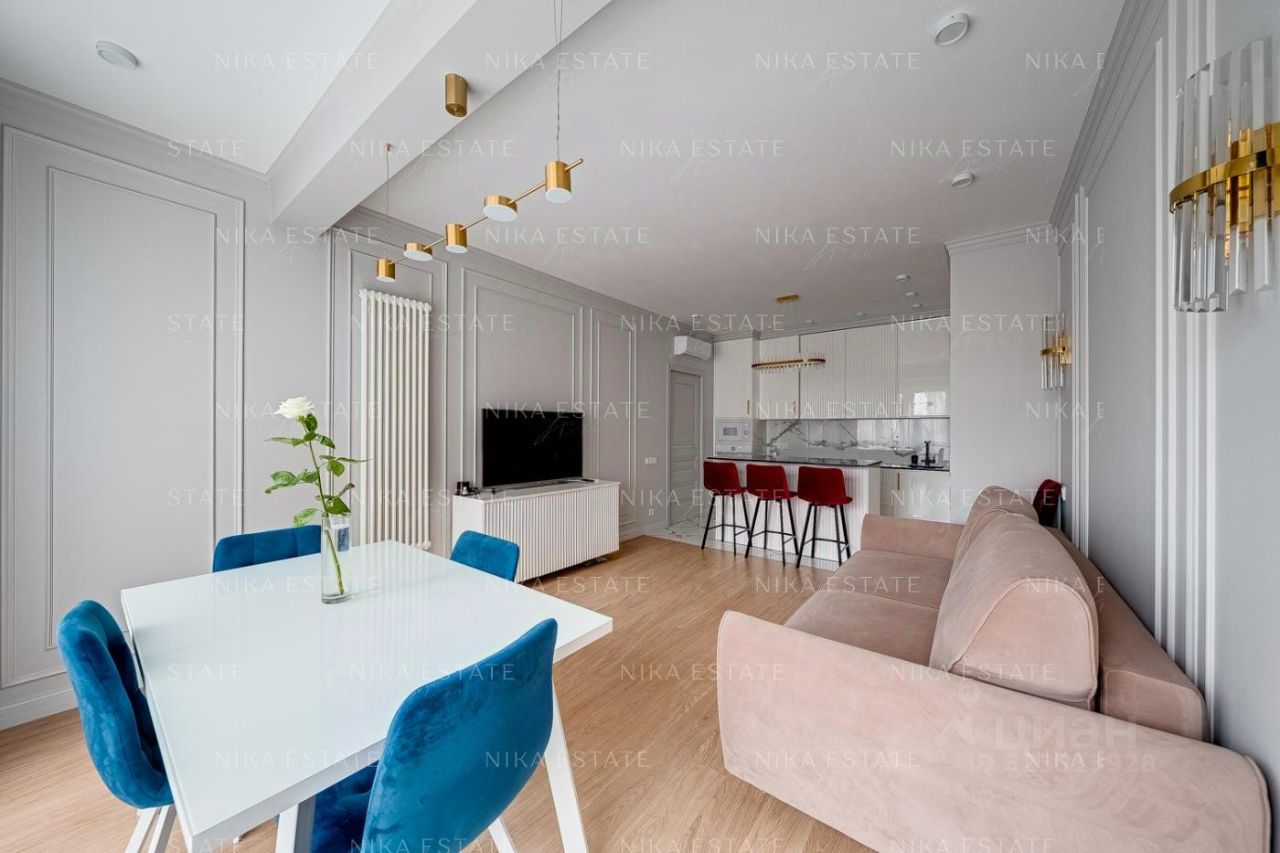 Продажа 3-комн квартиры на вторичном рынке улица Лобачевского, 118С1