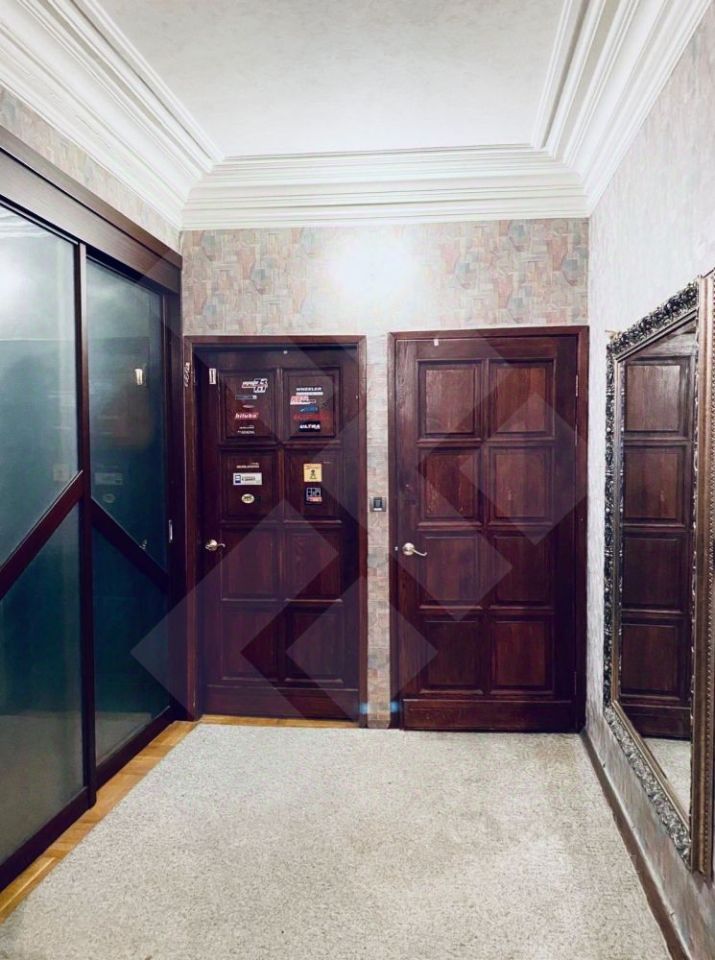 Продажа 4-комн квартиры на вторичном рынке 2-я Брестская улица, 19/18С5