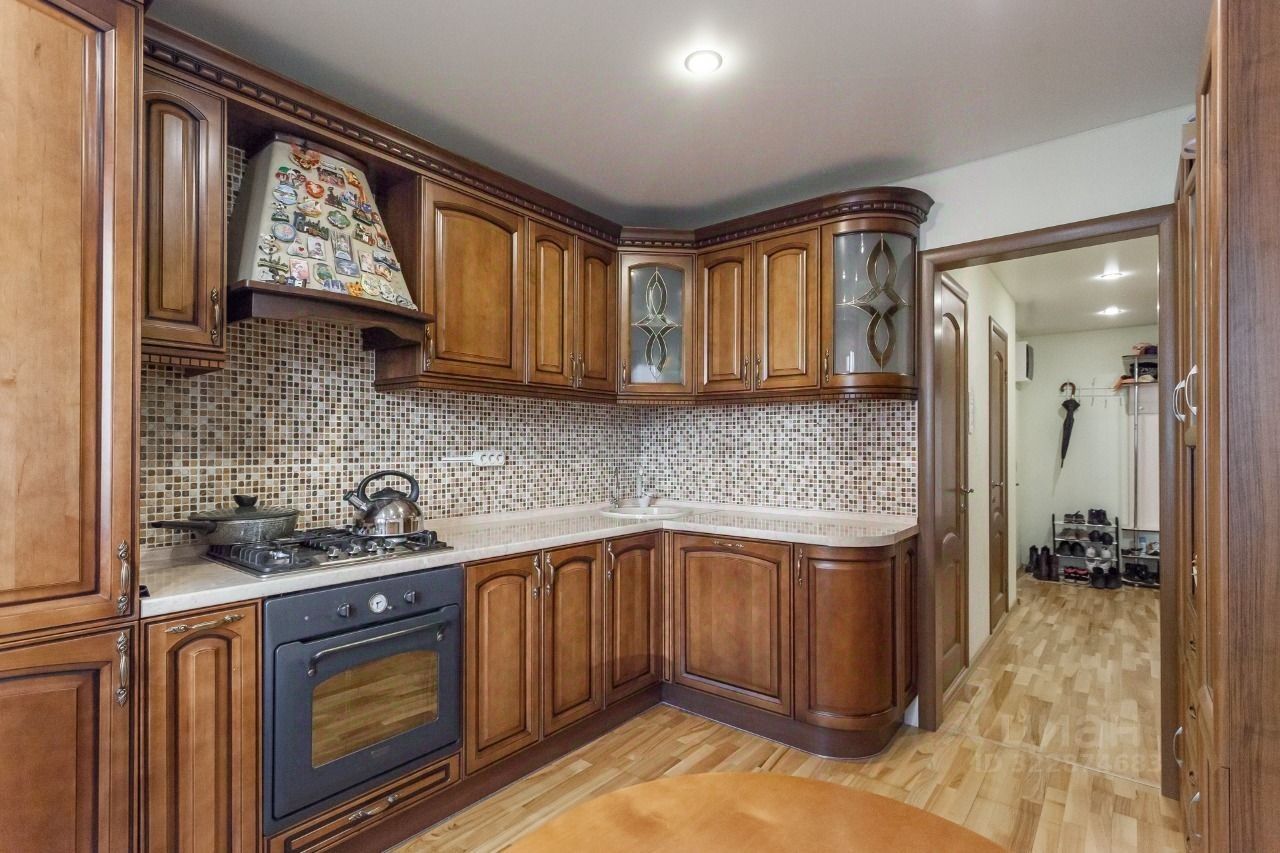 Продажа 3-комн квартиры на вторичном рынке пос. Шушары, Ленсоветовский тер., 25