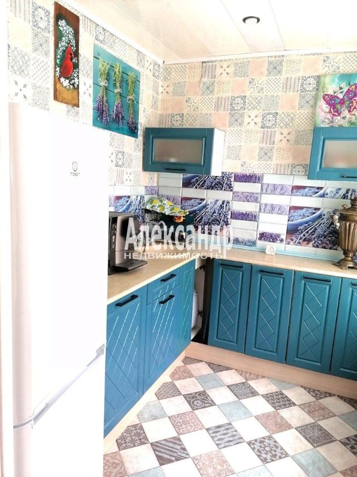 Продажа 2-комн квартиры на вторичном рынке пос. Запорожское, улица Ленинградская,  д. 1