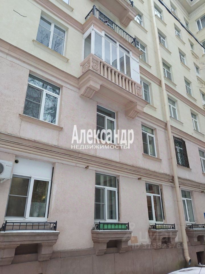 Продажа 3-комн квартиры на вторичном рынке проспект Юрия Гагарина, 21