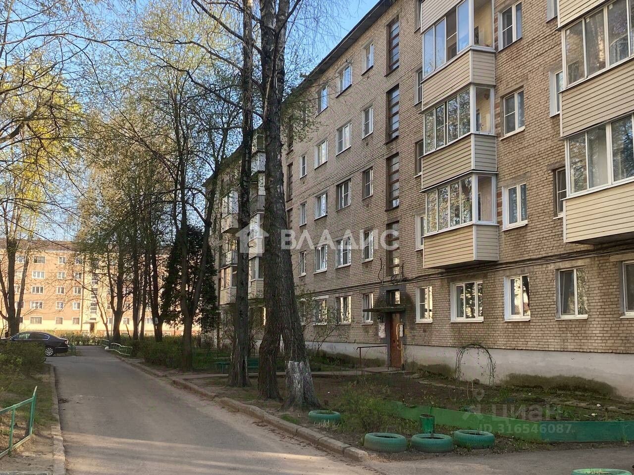 Продажа 2-комн квартиры на вторичном рынке Центральный мкр, улица Колина,  д. 9
