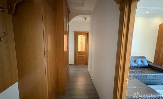 Продажа 2-комн квартиры на вторичном рынке улица Адмирала Коновалова,  д. 2-4