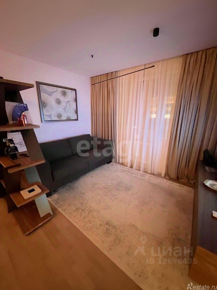 Продажа 6-комн квартиры на вторичном рынке Осенняя улица,  д. 14