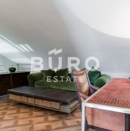 Продажа 5-комн квартиры на вторичном рынке Зачатьевский 1-й пер,  д. 4