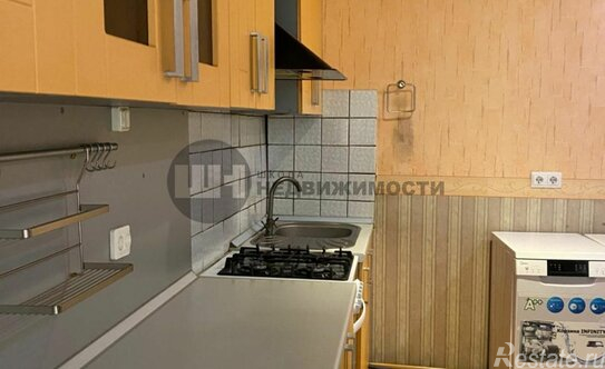 Продажа 4-комн квартиры на вторичном рынке Загородный пр-кт,  д. 21-23