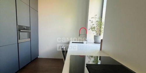 3-комн квартира улица Алексея Свиридова,  д. 1