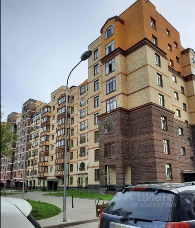 Продажа 3-комн квартиры на вторичном рынке Сабурово пгт, улица Парковая, 22